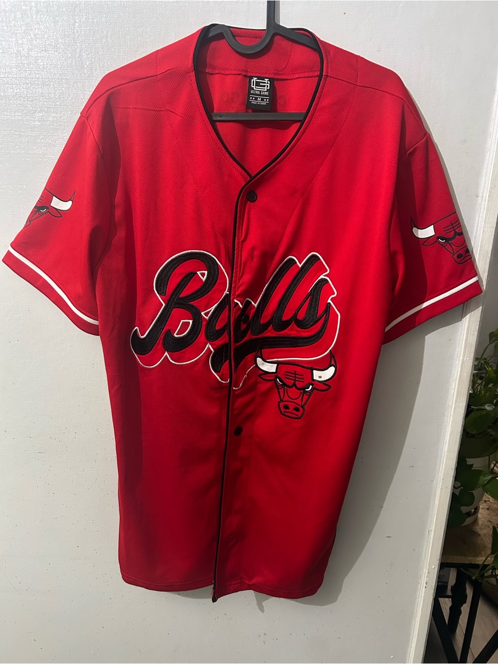 Chicago Bulls Red Baseball-Style Jersey Shirt